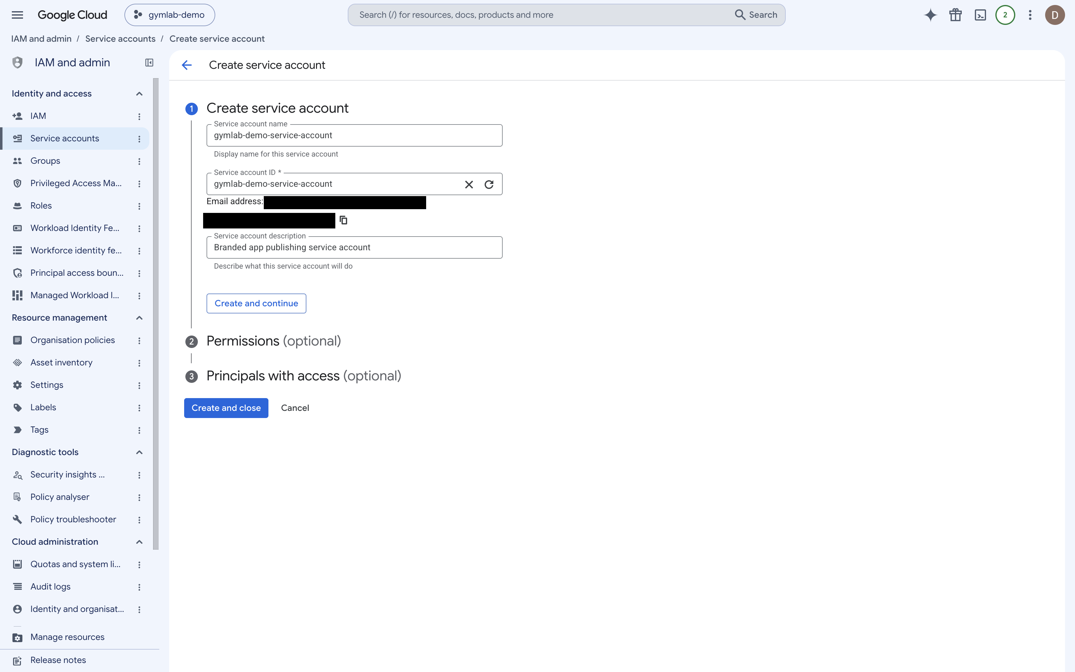 Formulario Create service account con los campos de nombre e identificador de la cuenta de servicio