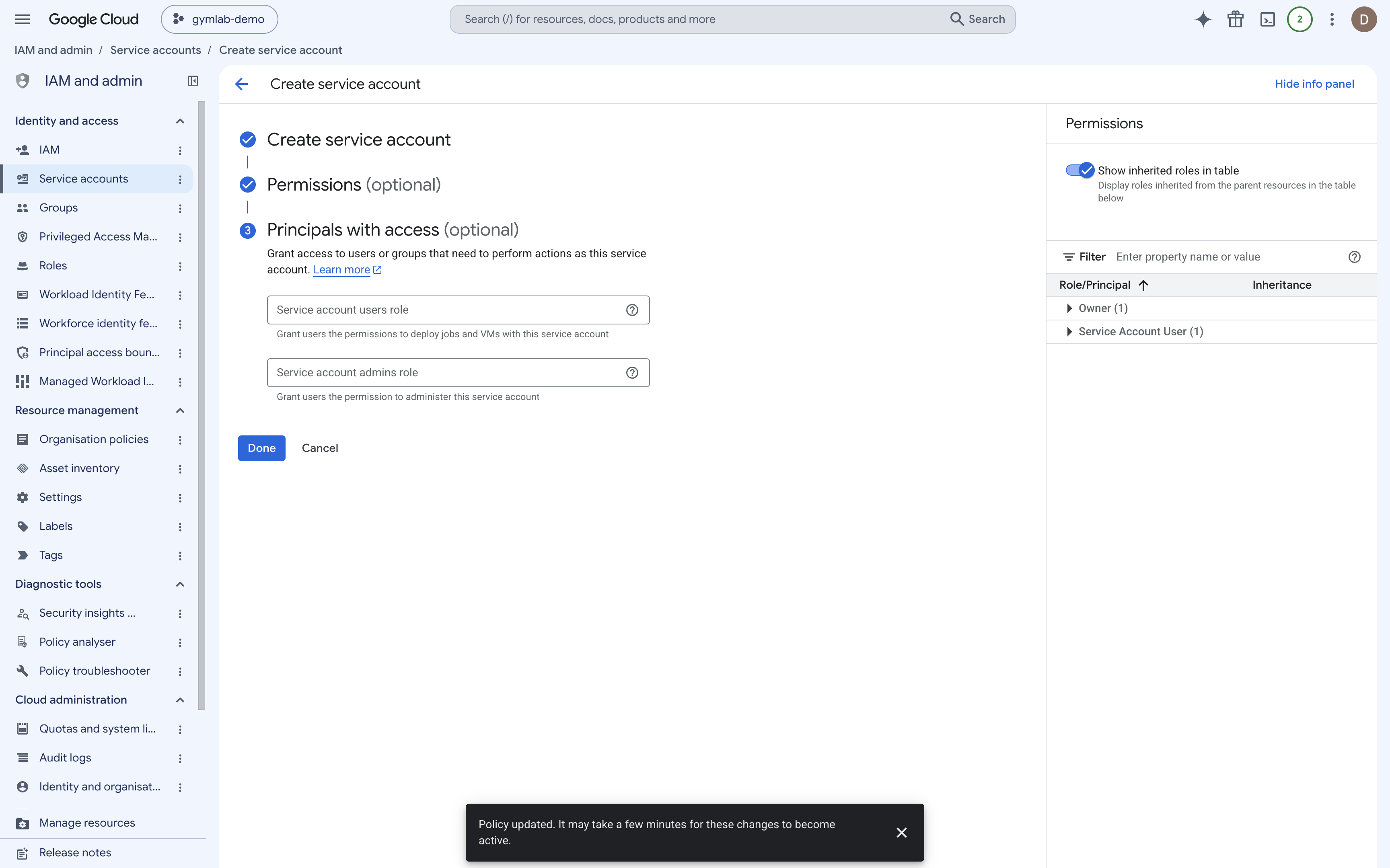 Resumen de la cuenta de servicio con el botón Done para guardar la configuración